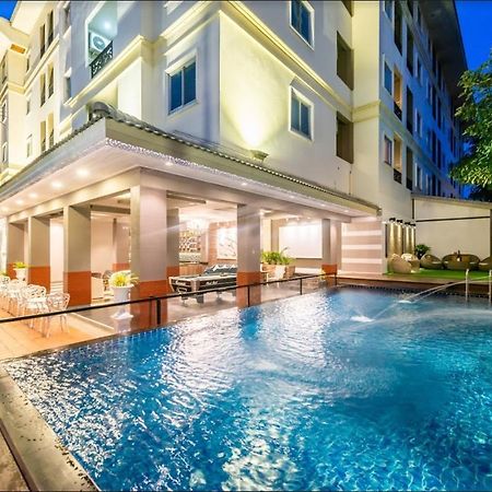 Hotel Napheera Royal Tel Ban Khlong Bang Krathiam Exterior foto