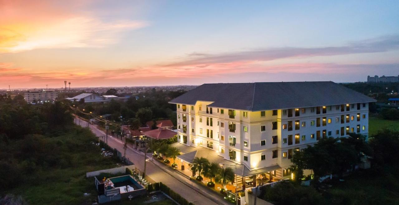 Hotel Napheera Royal Tel Ban Khlong Bang Krathiam Exterior foto