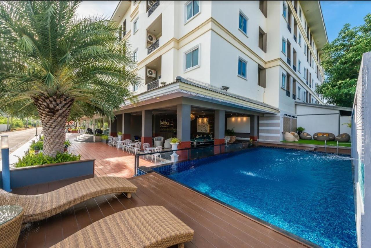 Hotel Napheera Royal Tel Ban Khlong Bang Krathiam Exterior foto