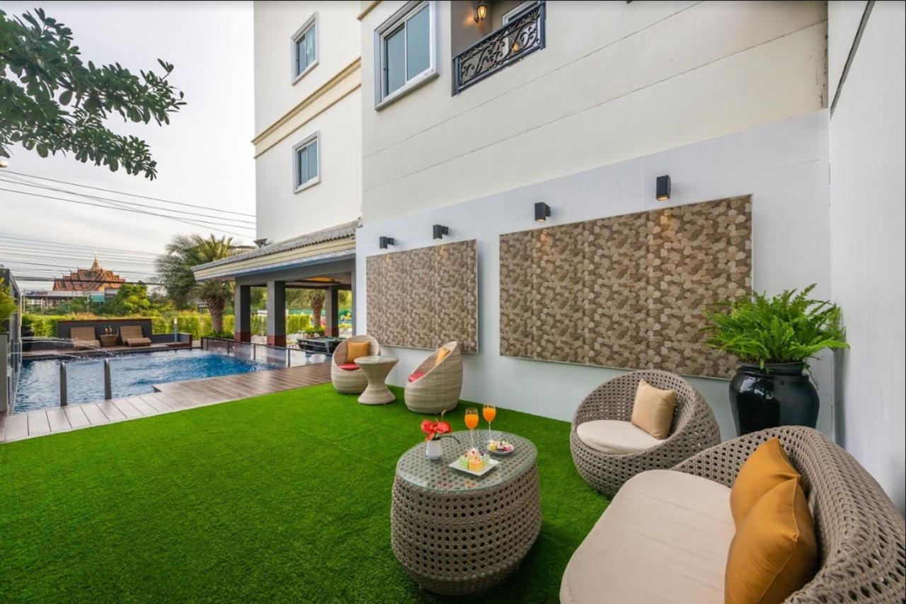 Hotel Napheera Royal Tel Ban Khlong Bang Krathiam Exterior foto